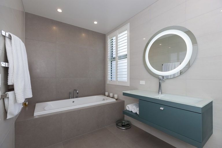 Photo of property in 6 Bressay Way, Waikanae, 5036