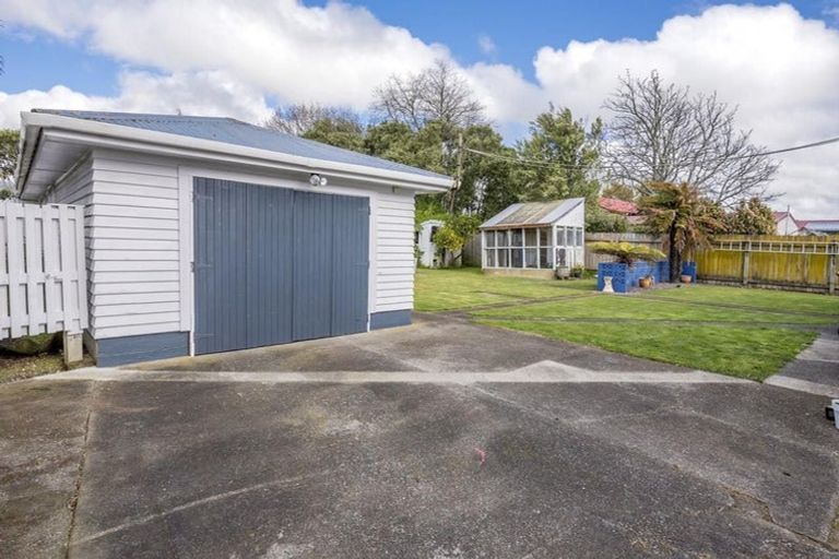 Photo of property in 94 Bartholomew Road, Levin, 5510