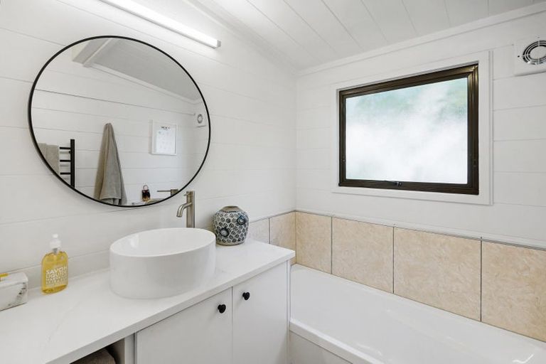 Photo of property in 28 Tokomaru Drive, Havelock North, 4130