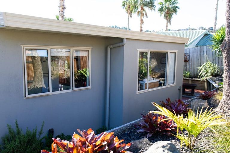 Photo of property in 5 Coralsea Way, Arkles Bay, Whangaparaoa, 0932