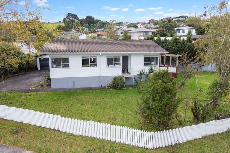 Photo of property in 82 West Harbour Drive, West Harbour, Auckland, 0618