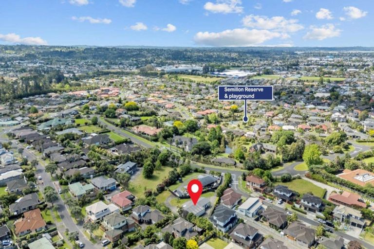 Photo of property in 8 Burgundy Park Avenue, Henderson, Auckland, 0612