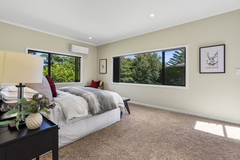 Photo of property in 92 Govett Avenue, Frankleigh Park, New Plymouth, 4310