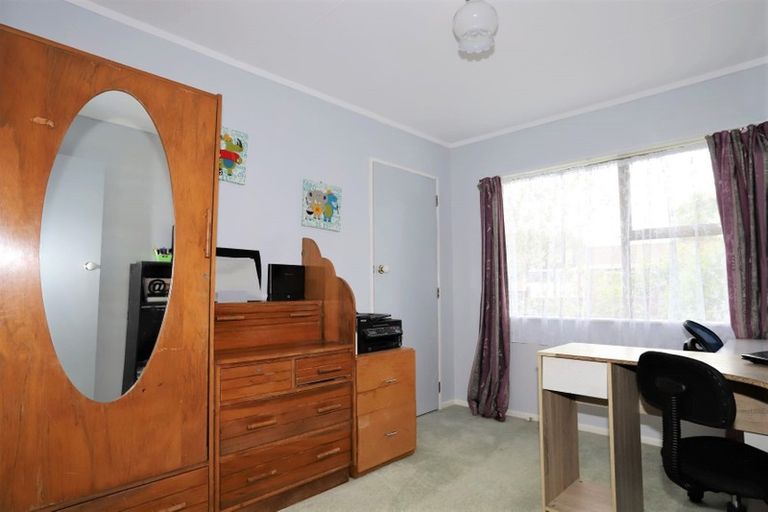 Photo of property in 16 Matai Place, Hawera, 4610