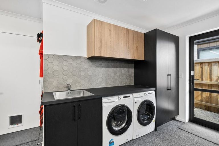 Photo of property in 16 Crossley Avenue, Woodend, 7610