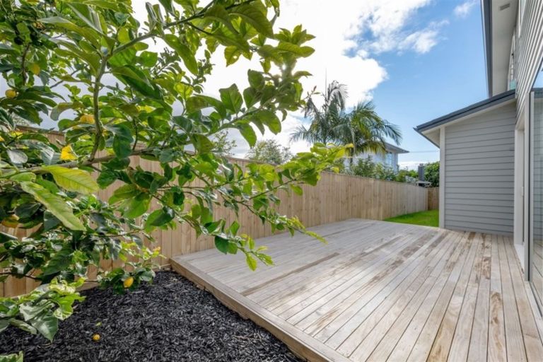 Photo of property in 123a Wharf Road, Te Atatu Peninsula, Auckland, 0610