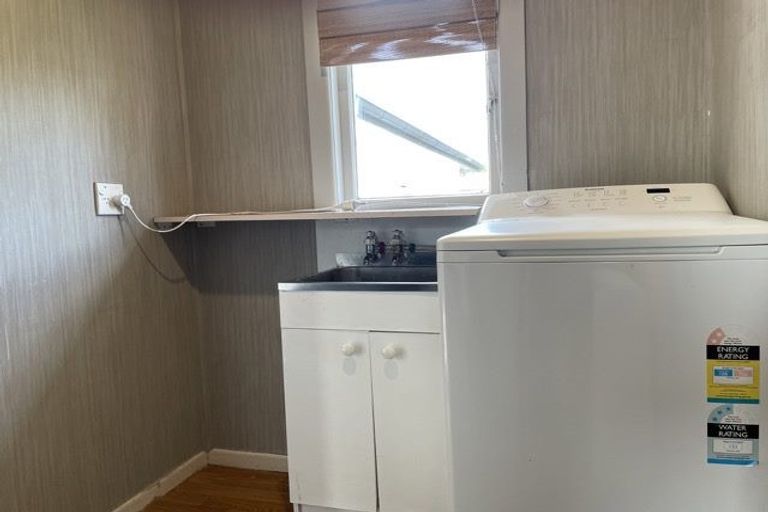 Photo of property in 45 De Lautour Road, Inner Kaiti, Gisborne, 4010