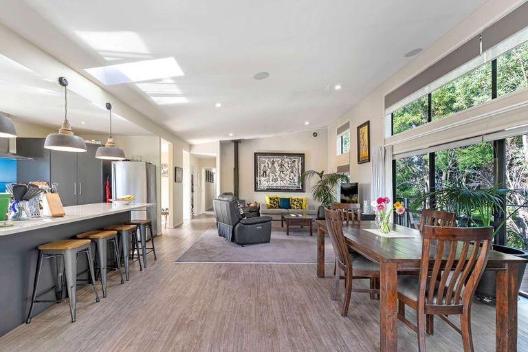 Photo of property in 4 Tarapatiki Drive, Whitianga, 3510