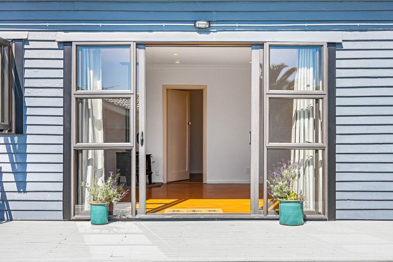 Photo of property in 37a Border Road, Henderson, Auckland, 0612