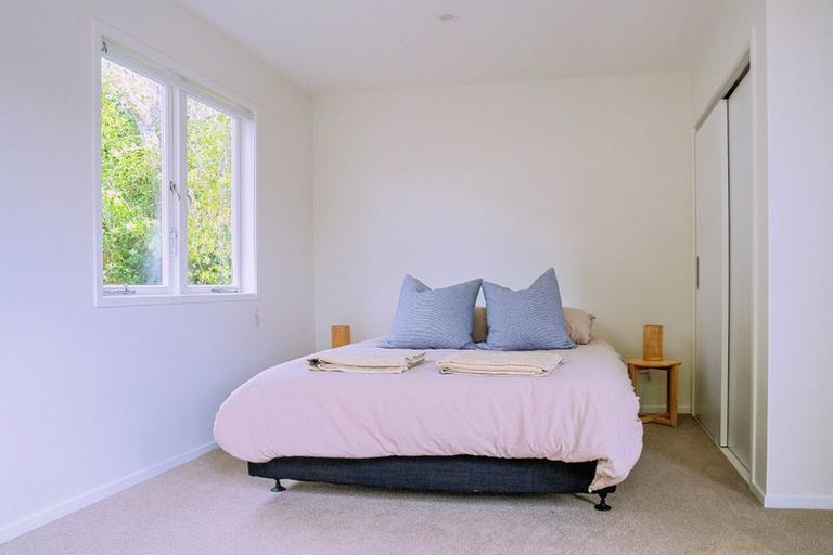 Photo of property in 15 Pacific Parade, Army Bay, Whangaparaoa, 0930