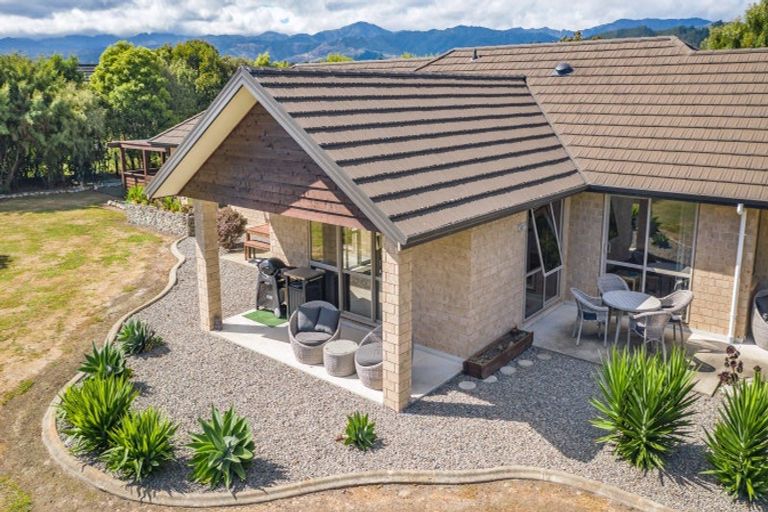 Photo of property in 38 Saint Laurent Way, Ohau, Levin, 5570