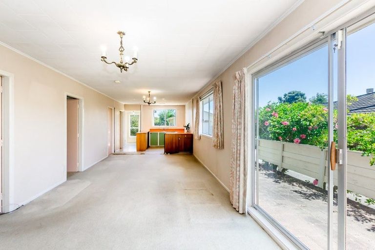 Photo of property in 61 Queens Road, Waikanae Beach, Waikanae, 5036