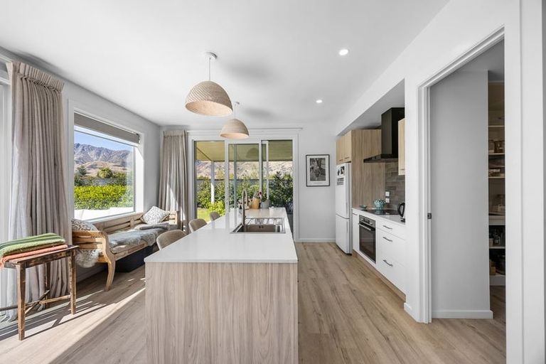 Photo of property in 21 Sam John Place, Lake Hawea, 9382