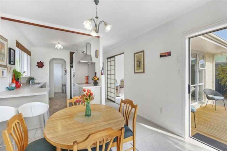 Photo of property in 43 Woolley Street, Avondale, Christchurch, 8061