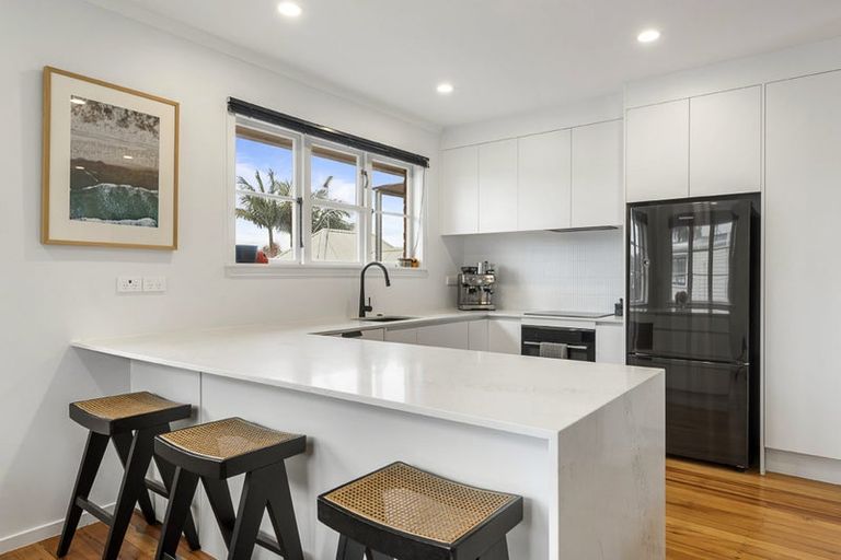 Photo of property in 1/15 Rodney Road, Northcote Point, Auckland, 0627