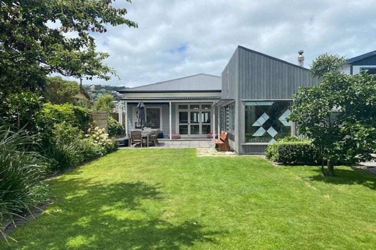 Photo of property in 48 Derwent Street, Island Bay, Wellington, 6023