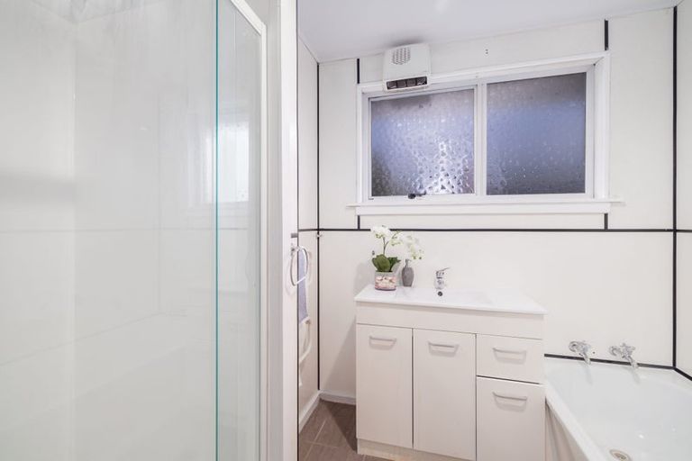 Photo of property in 21 Inwoods Road, Parklands, Christchurch, 8083