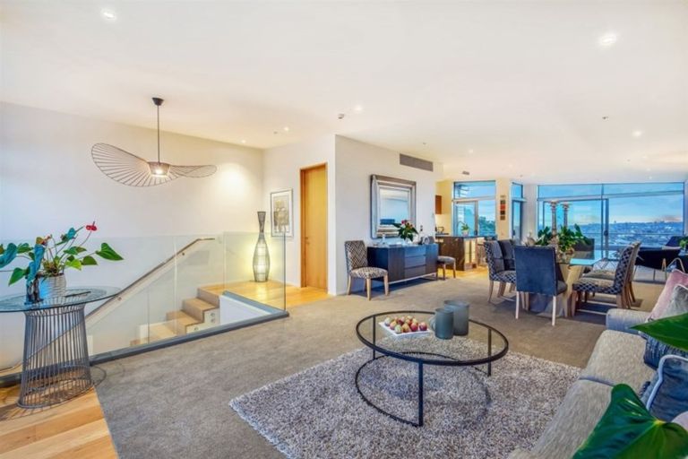 Photo of property in 203/585 Beach Road, Rothesay Bay, Auckland, 0630