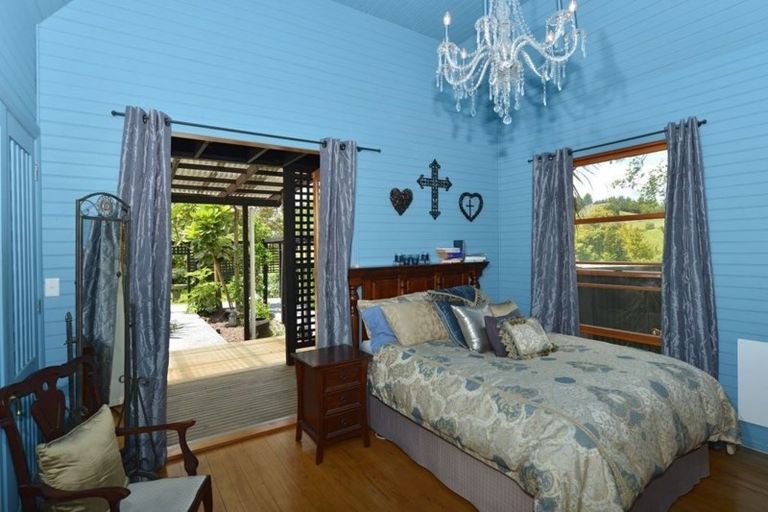 Photo of property in 305 Whananaki Road North, Opuawhanga, Hikurangi, 0181