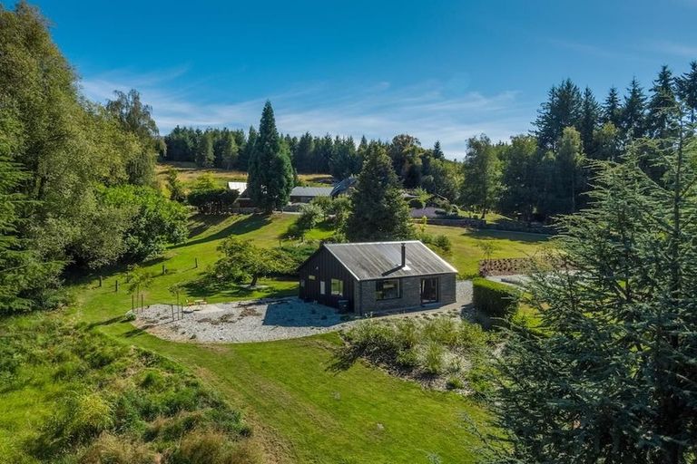 Photo of property in 411 Littles Road, Dalefield, Queenstown, 9371