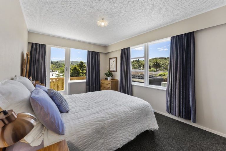 Photo of property in 18a Hawthorn Crescent, Stokes Valley, Lower Hutt, 5019
