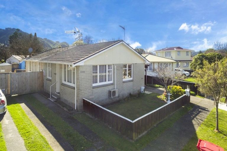 Photo of property in 1/19 Clouston Park Road, Clouston Park, Upper Hutt, 5018