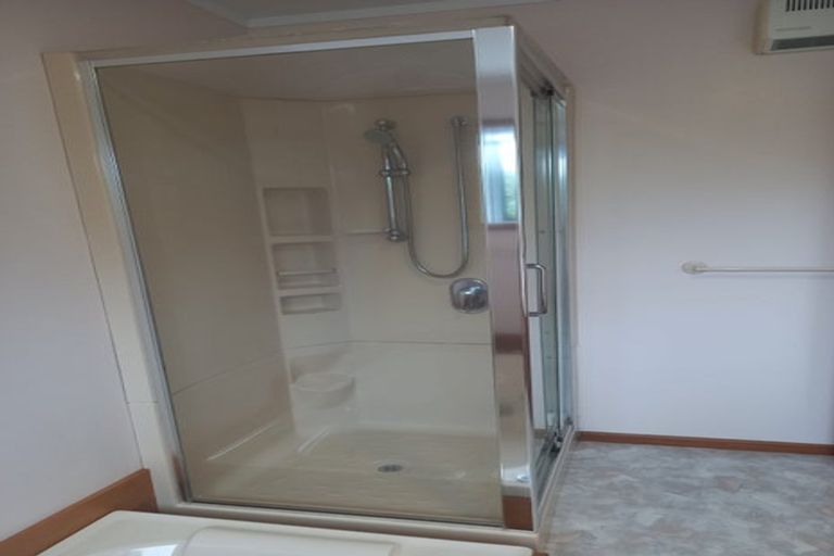 Photo of property in 71 Elizabeth Street, Waikanae, 5036