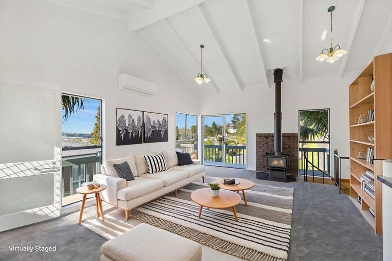 Photo of property in 1/3 Glenvale Place, Totara Vale, Auckland, 0629