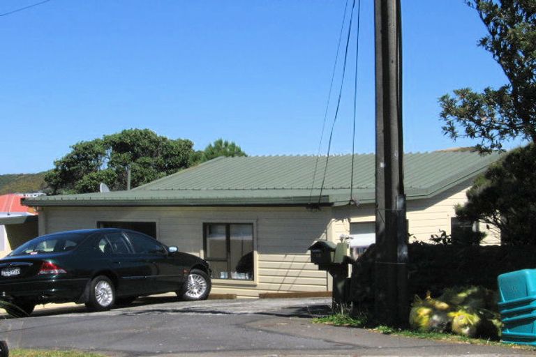 Photo of property in 35 Hudson Street, Island Bay, Wellington, 6023