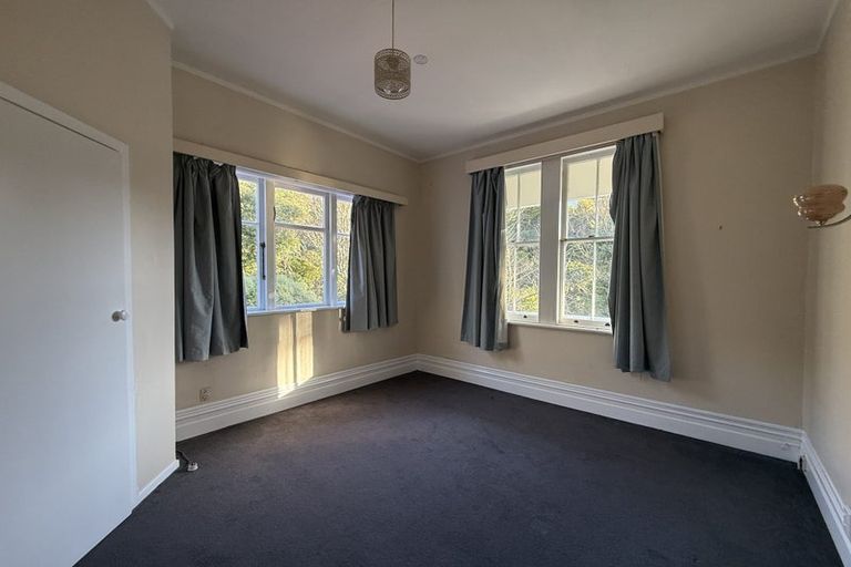 Photo of property in 143 Wadestown Road, Wadestown, Wellington, 6012