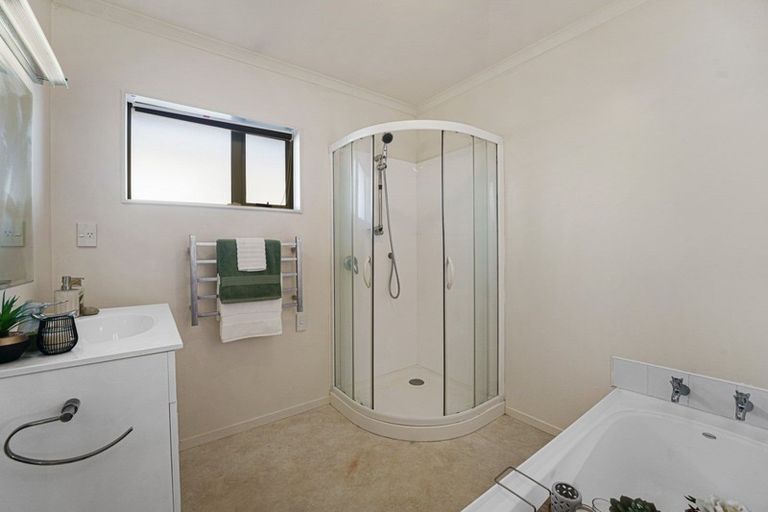 Photo of property in 6 Waihurihia Street, Otaki, 5512