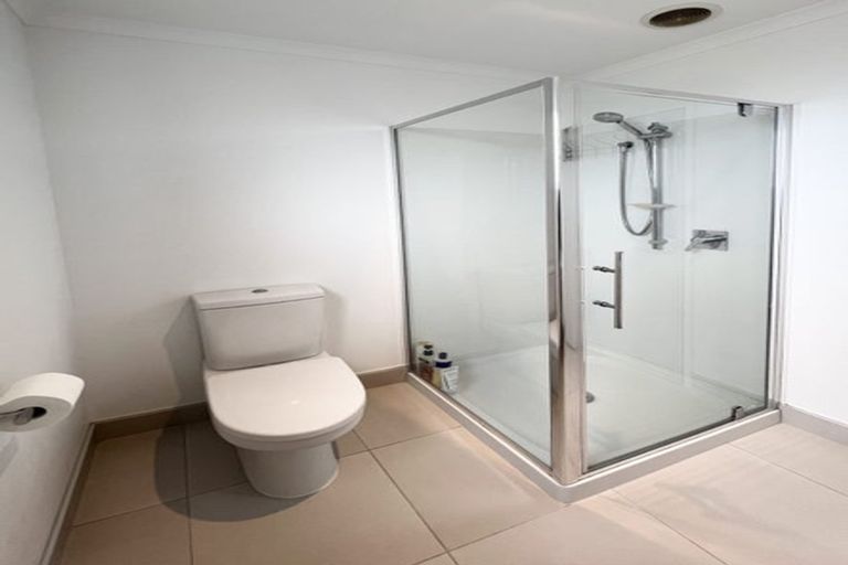 Photo of property in 217 Hobsonville Point Road, Hobsonville, Auckland, 0616