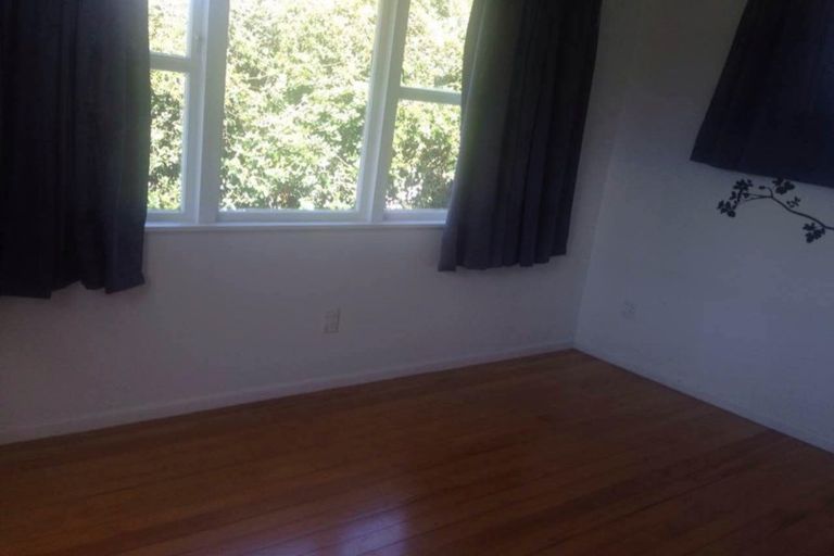 Photo of property in 3 La Trobe Street, Pakuranga Heights, Auckland, 2010