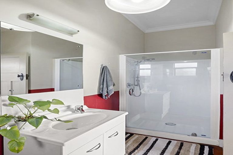 Photo of property in 376 Tukapa Street, Hurdon, New Plymouth, 4310