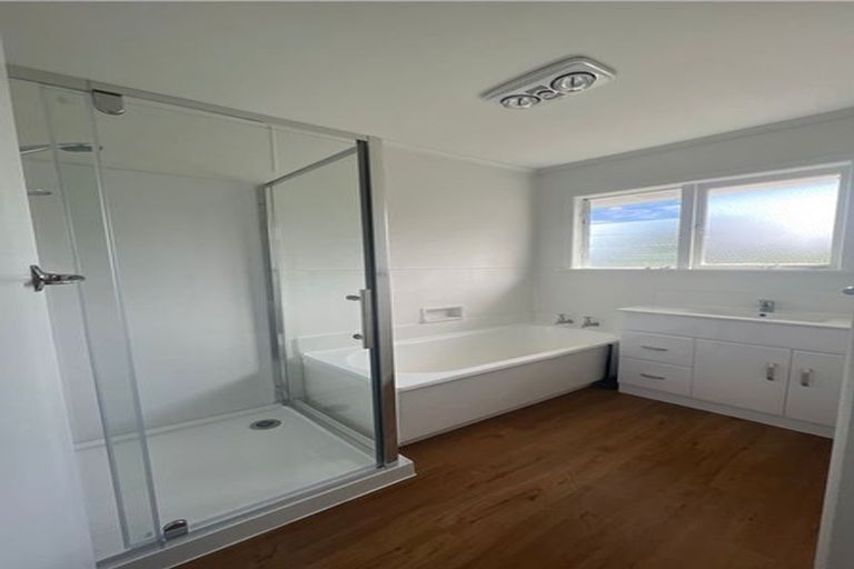 Photo of property in 31 Grassways Avenue, Pakuranga, Auckland, 2010