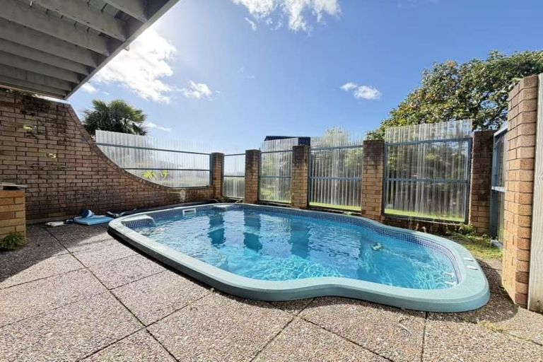 Photo of property in 32 Galaxy Drive, Mairangi Bay, Auckland, 0630