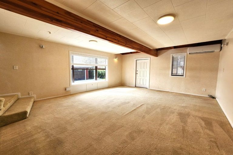 Photo of property in 39a Sturges Road, Henderson, Auckland, 0612