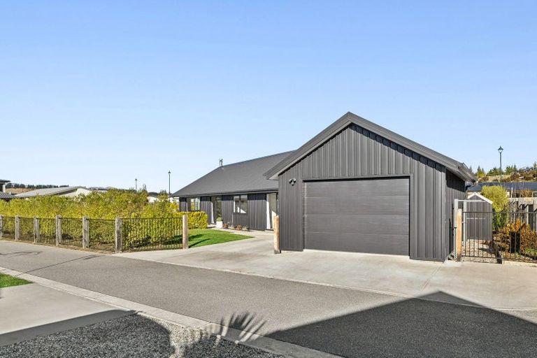 Photo of property in 1 Sorrel Street, Albert Town, Wanaka, 9305