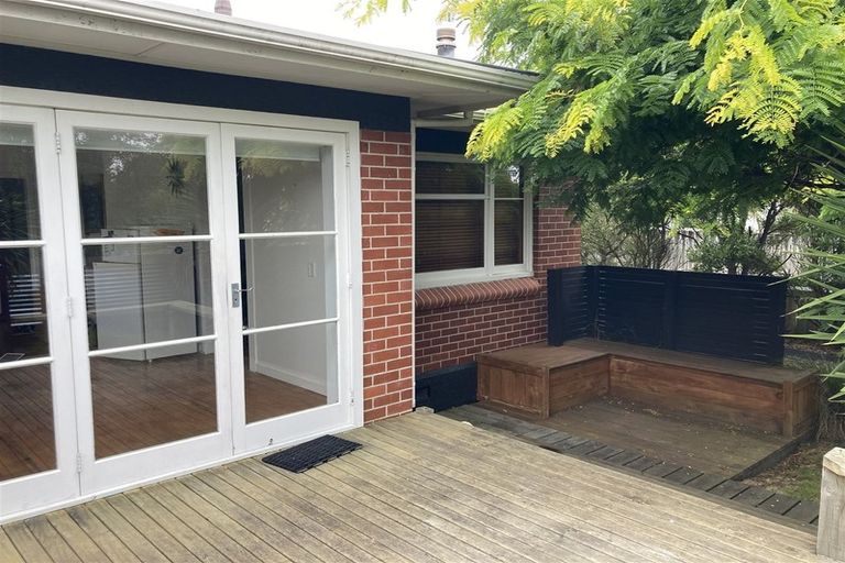 Photo of property in 12 Cambridge Road, Martinborough, 5711