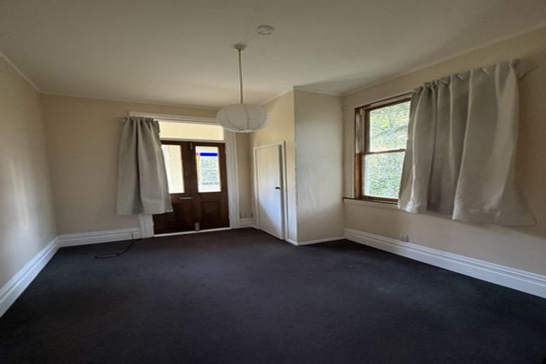 Photo of property in 143 Wadestown Road, Wadestown, Wellington, 6012