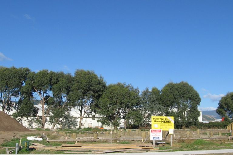 Photo of property in 5 Gandalf Crescent, Paraparaumu, 5032