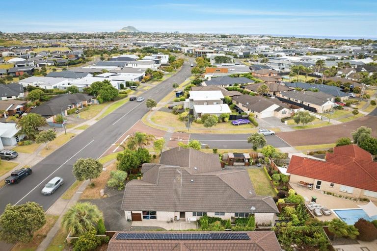 Photo of property in 557 Gloucester Road, Papamoa Beach, Papamoa, 3118