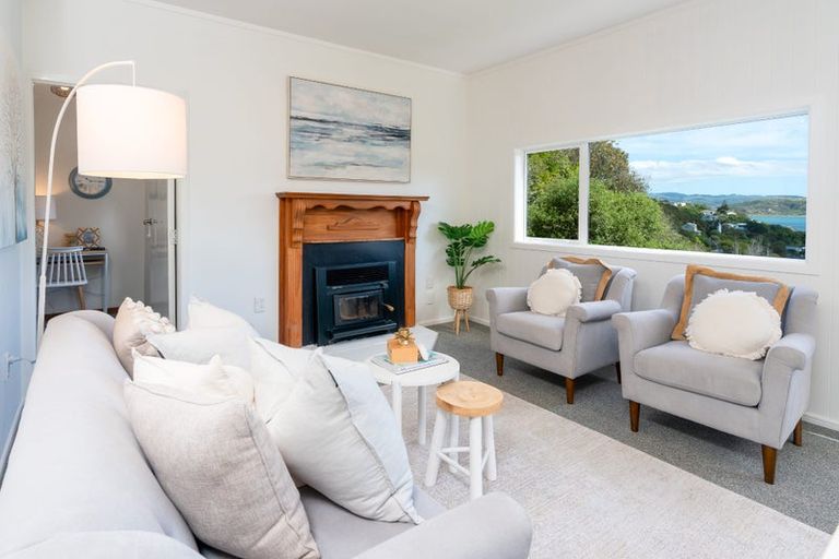 Photo of property in 84 Cluny Road, Plimmerton, Porirua, 5026