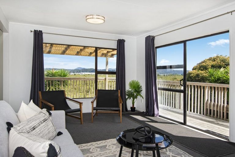 Photo of property in 56 Raumati Crescent, Onerahi, Whangarei, 0110