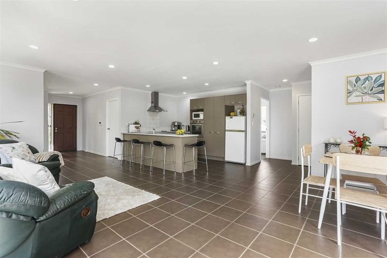 Photo of property in 1 Carol Lee Place, Albany Heights, Auckland, 0632