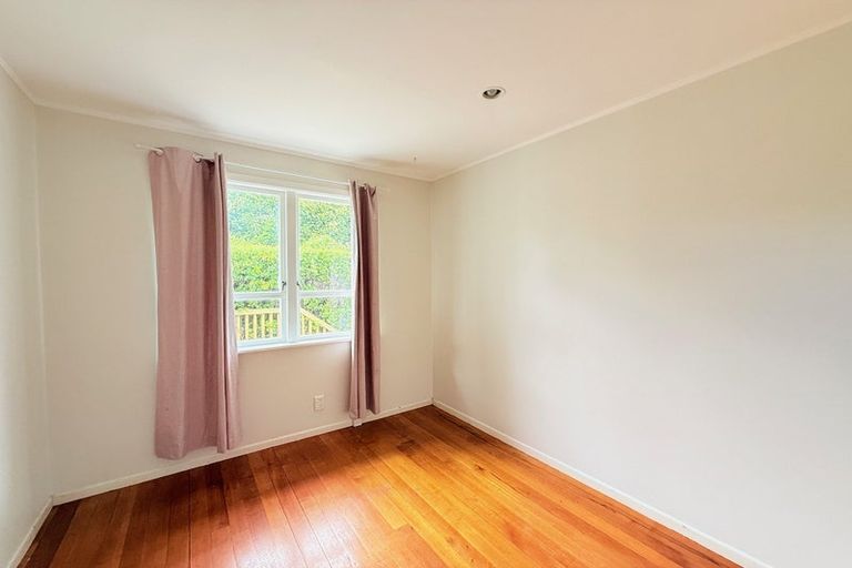 Photo of property in 4 La Trobe Street, Pakuranga Heights, Auckland, 2010