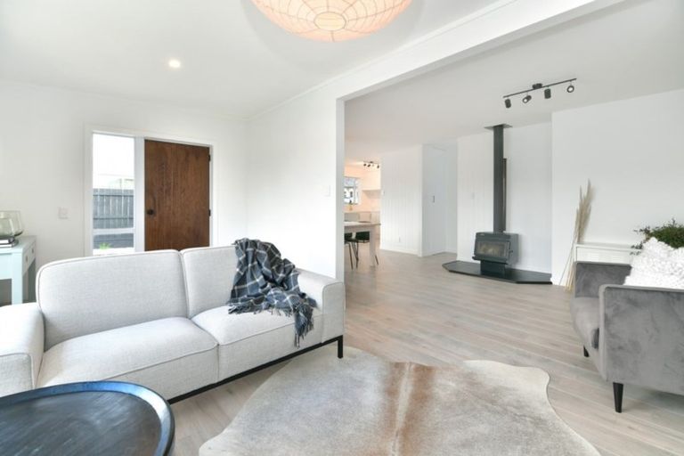 Photo of property in 7 Doment Crescent, Orewa, 0931