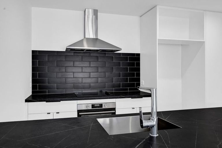 Photo of property in 120 Seaview Road, Westown, New Plymouth, 4310