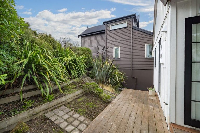 Photo of property in 69 Oxford Street, Lyttelton, 8082