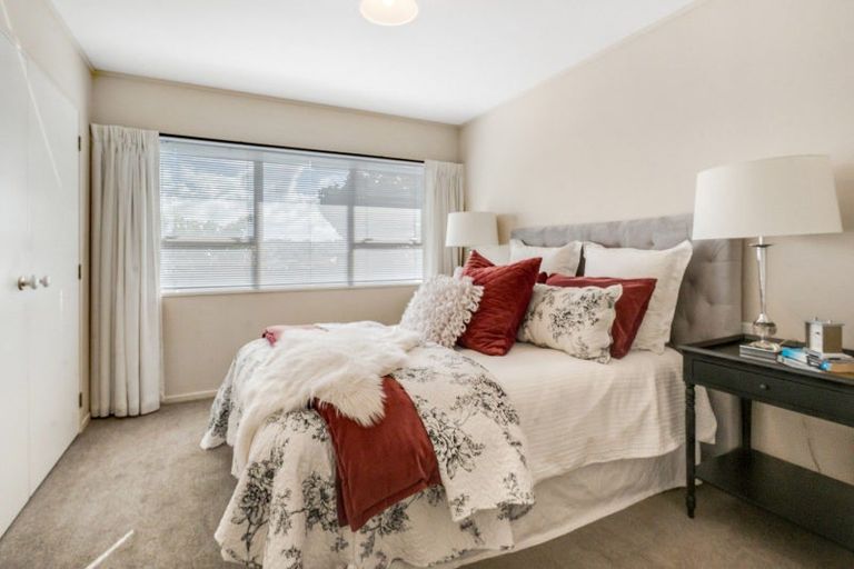 Photo of property in 2/5 Askew Place, Farm Cove, Auckland, 2012